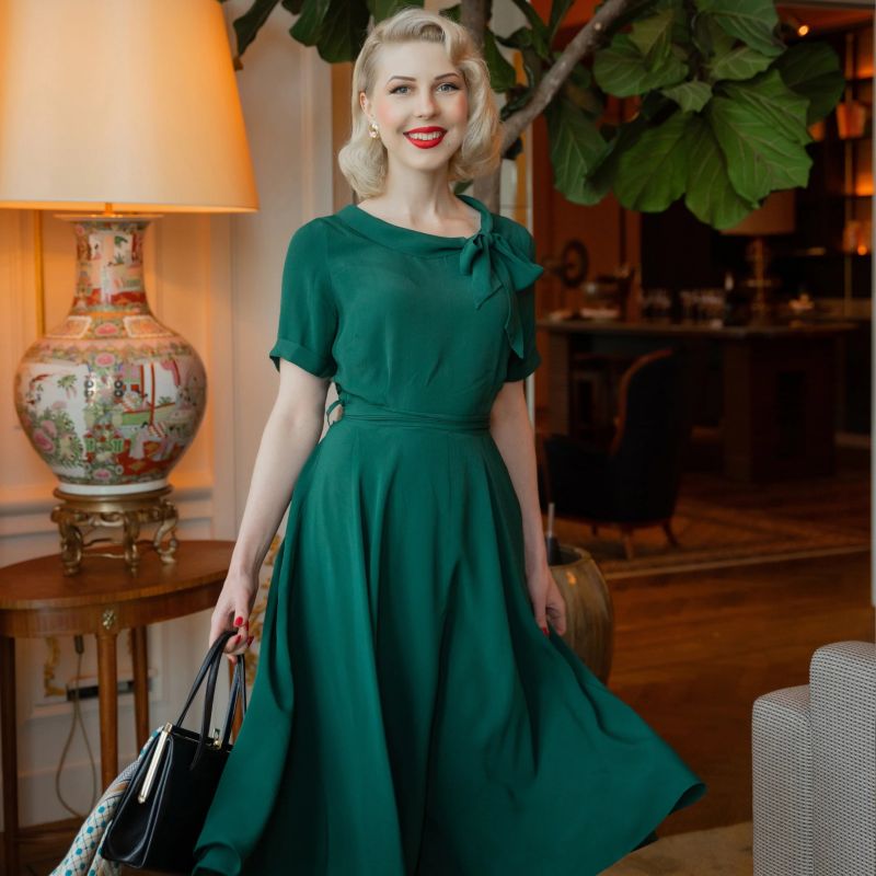 Mekko, SEAMSTRESS OF BLOOMSBURY Cindy Green