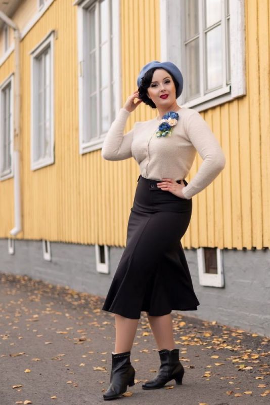 Hame, 30s TREASURE Musta (2102) 