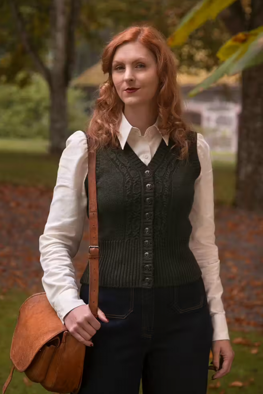 EMMY Vest, Sassy Sweater Pine Green