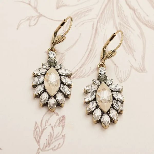 Earrings, 50s WHITE OPAL DROP