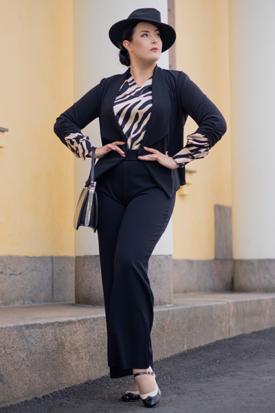 Housut, BASE LEVEL Yarah Musta