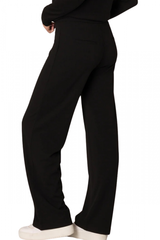 Housut, BASE LEVEL Yarah Musta